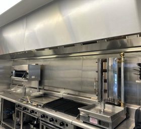 Commercial kitchen cleaning